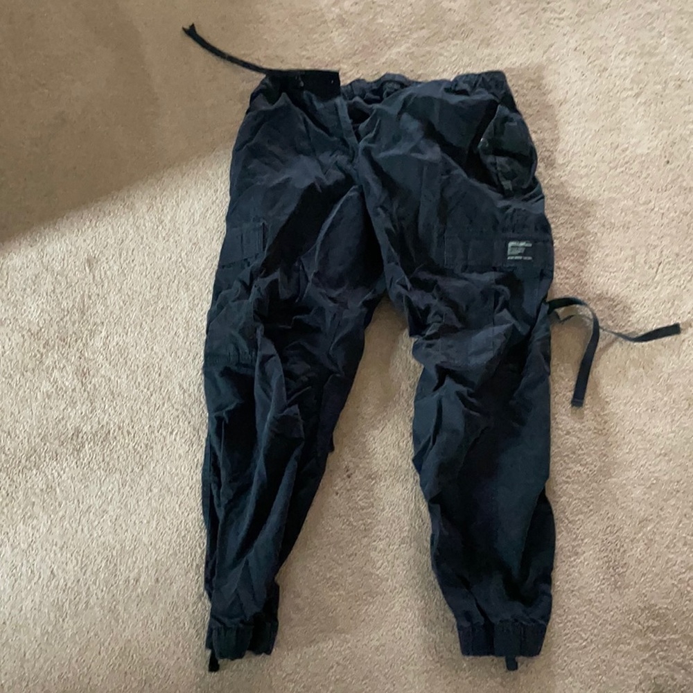 Brand: SUPERDRY Size: 30W32L (Seems smaller)